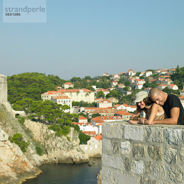 Junges Paar Sehenswürdigkeiten in Dubrovnik  Kroatien