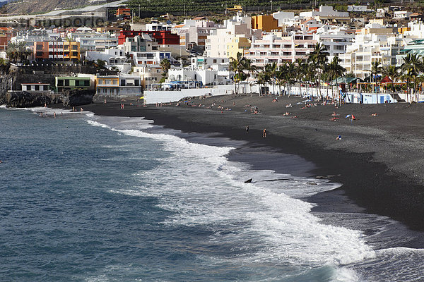 Spanien  Kanarische Inseln  La Palma  Menschen am Strand