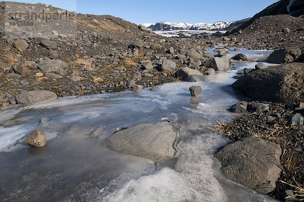 Gefrorener Bach  Gletscherzunge SÛlheimajökull  Gletscher M_rdalsjökull  Su_urland  Sudurland  Island  Europa