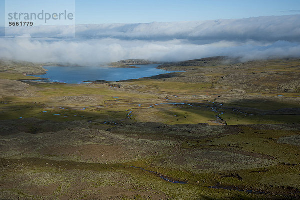See  Blick von der Schotterpiste zur Gletscherzunge Sk·lafellsjökull  Gletscher Vatnajökull  Austurland  Ost-Island  Island  Europa