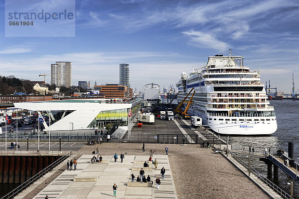 Kreuzfahrtterminal Cruise Center Altona in Hamburg  Deutschland  Europa