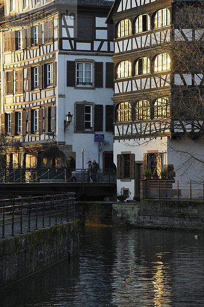 Frankreich Europa Gebäude Krankheit Fluss vorwärts Elsass Bas-Rhin Hälfte Straßburg