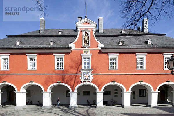 Soester Rathaus  barocker Westflügel  Geschäftshaus  Soest  Nordrhein-Westfalen  Deutschland  Europa  ÖffentlicherGrund