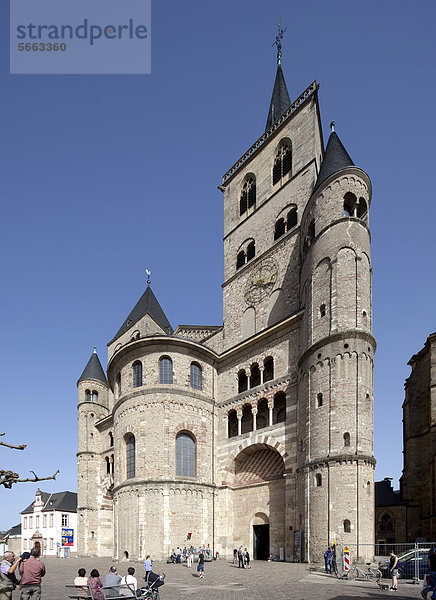 Domkirche St. Peter  Trierer Dom  UNESCO Weltkulturerbe  Trier  Rheinland-Pfalz  Deutschland  Europa  ÖffentlicherGrund