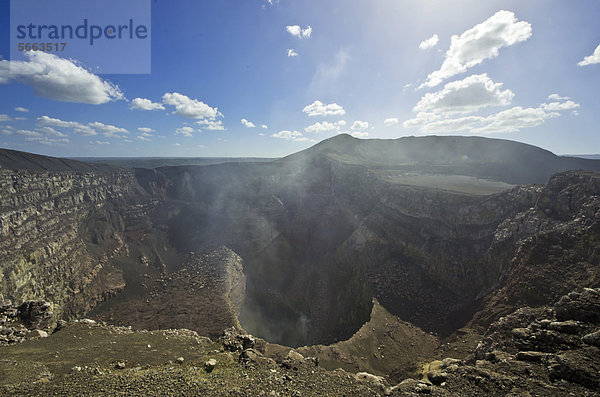 Der noch aktive Vulkan Masaya  Nationalpark Vulkan Masaya  Nicaragua  Mittelamerika