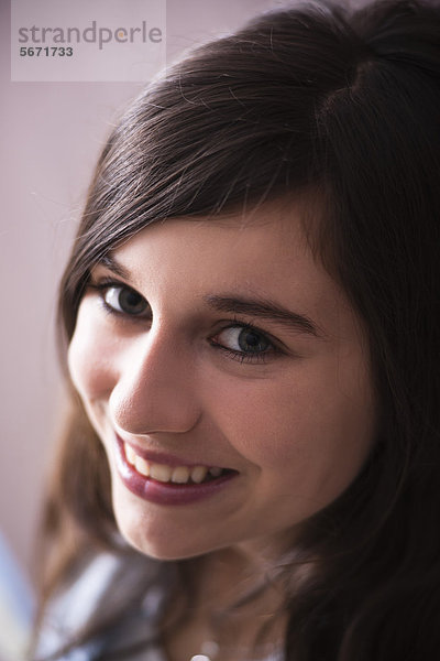 Lächelnde Teenagerin  Portrait