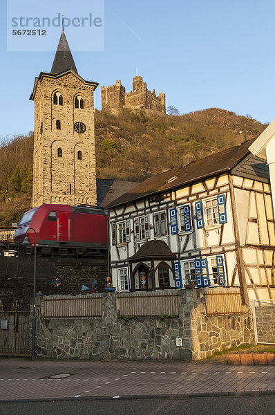 passen Europa Dorf UNESCO-Welterbe unterhalb Deutschland Lokomotive Rheinland-Pfalz