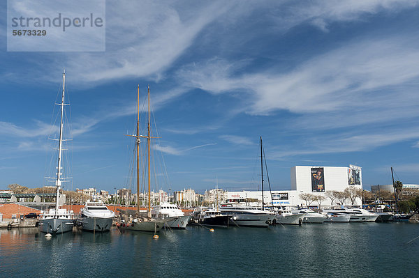 Moll d'Espana  Port Vell Hafen  Barcelona  Spanien  Europa