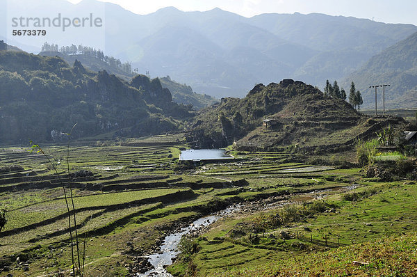 Terrassenförmige Landschaft  Umgebung von Sa Pa  Nordvietnam  Vietnam  Südostasien