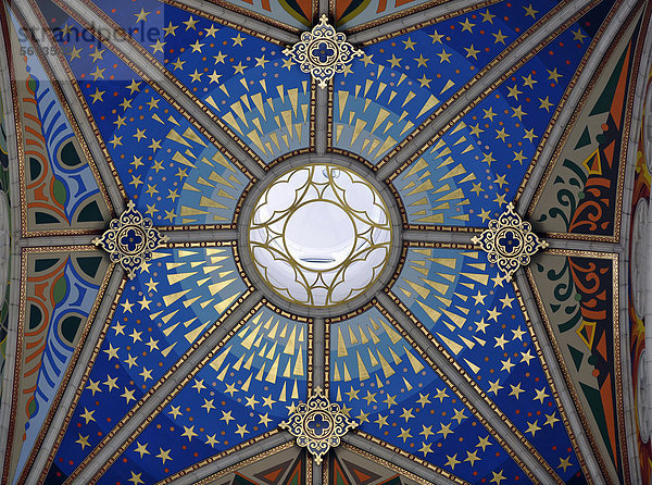Bemalte Innendecke der Kuppel  Innenansicht  Catedral de Nuestra SeÒora de la Almudena  Santa MarÌa la Real de La Almudena  Almudena-Kathedrale  Madrid  Spanien  Europa