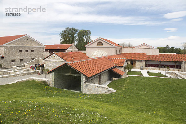 Ausgrabungen und Rekonstruktion der Villa Urbana in der römischen Stadt Carnuntum  Freilichtmuseum Petronell  Archäologischer Park Carnuntum  Niederösterreich  Österreich  Europa