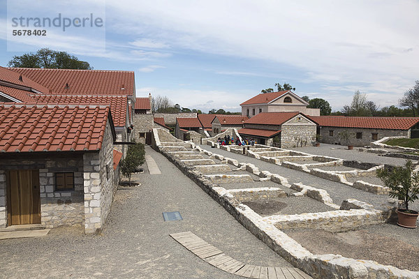 Ausgrabungen und Rekonstruktion der Villa Urbana in der römischen Stadt Carnuntum  Freilichtmuseum Petronell  Archäologischer Park Carnuntum  Niederösterreich  Österreich  Europa