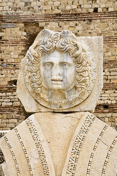 Medusenhaupt  Medusenmedaillon  Relief  Neues Forum  Severisches Forum des Septimius Severus  Leptis Magna  Libyen  Nordafrika  Afrika