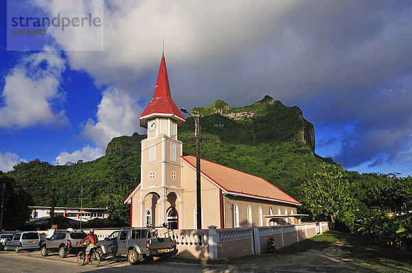 Kirche von Vaitape  Mount Hue  Bora Bora  Inseln unter dem Wind  Gesellschaftsinseln  Französisch-Polynesien  Pazifischer Ozean