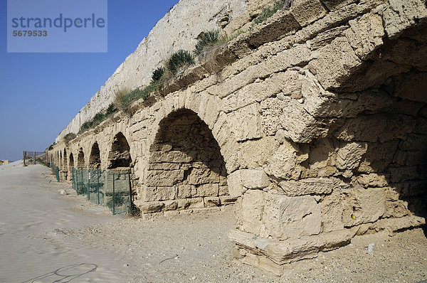 Aquädukt bei Caesarea  Israel  Naher Osten