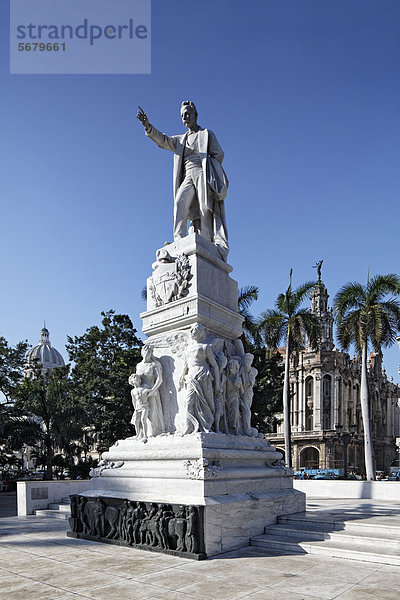 Denkmal  Nationalheld  Jose Marti  Poet  Schriftsteller  Paseo de Marti  Villa San Cristobal de La Habana  Havanna  Republik Kuba  Mittelamerika