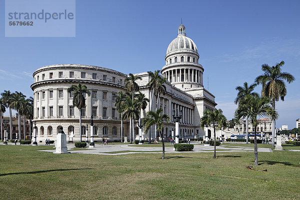 Kapitol  oder El Capitolio  oder National Capitol Building  Altstadt  UNESCO Weltkulturerbe  Villa San Cristobal de La Habana  Havanna  Republik Kuba  Mittelamerika