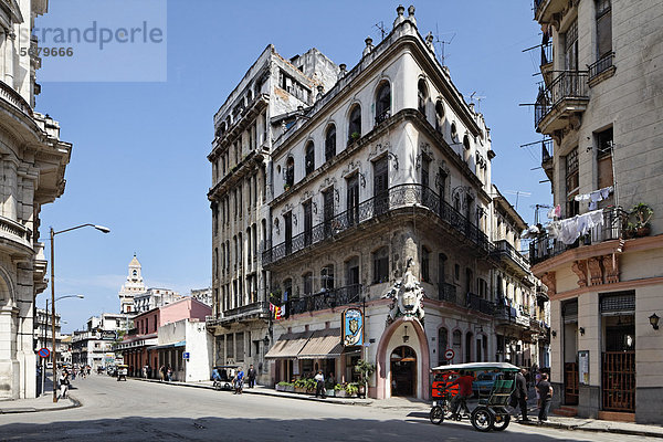 Havanna Hauptstadt flirten Gebäude Straße Zeit Karibik Mittelamerika Altstadt UNESCO-Welterbe typisch Villa