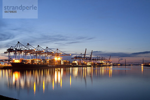 Container-Terminal Altenwerder  Köhlbrandbrücke  Hamburg  Deutschland  Europa