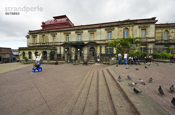 Plaza de la Cultura mit dem Nationaltheater in San JosÈ  Costa Rica  Mittelamerika
