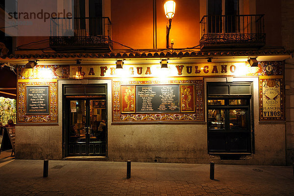 Restaurant La Frugua Vulcano  Nachtaufnahme  Plaza Santa Ana  Madrid  Spanien  Europa  ÖffentlicherGrund
