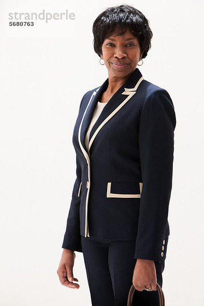 Portrait der reifen afroamerikanischen Geschäftsfrau  Studioaufnahme