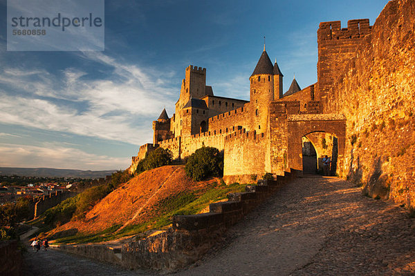Mittelalterliche Stadtmauer von Carcassonne  Departement Aude  Frankreich