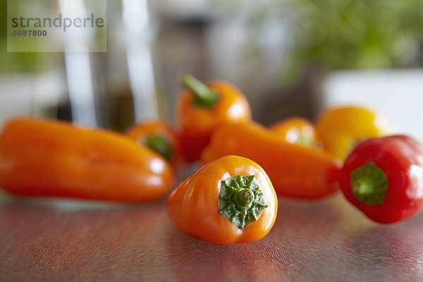 Nahaufnahme von Paprika auf der Theke