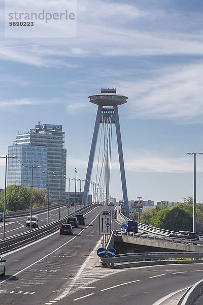 Neue Brücke  Nov_ Most  Bratislava  Pressburg  Slowakische Republik  Europa