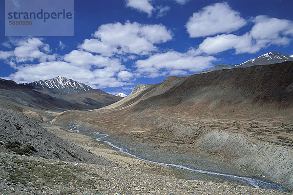 Flusstal  das zum Sisir La oder Sisir Pass führt  Zanskar  Ladakh  Jammu und Kaschmir  indischer Himalaya  Nordindien  Indien  Asien