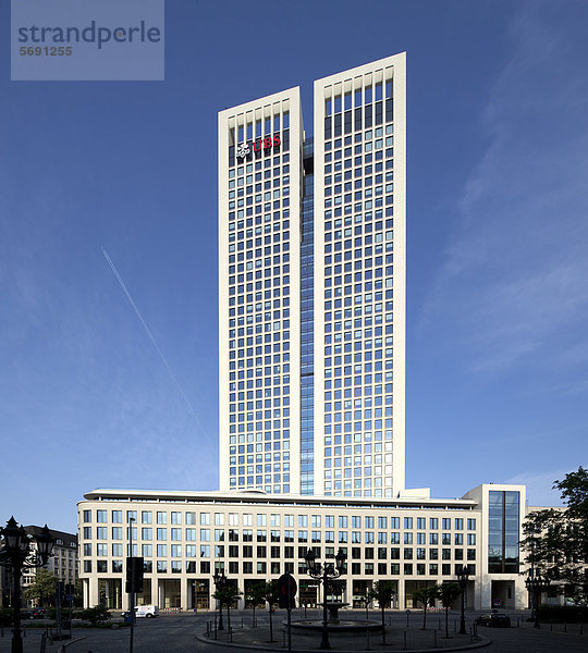 Bürohochhaus Opernturm  Opernplatz  Frankfurt am Main  Hessen  Deutschland  Europa  ÖffentlicherGrund
