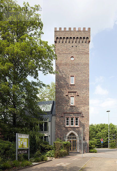 Ehemaliger Wasserturm der Villa Grüneburg  Frankfurt am Main  Hessen  Deutschland  Europa  ÖffentlicherGrund