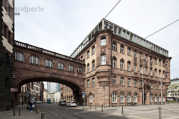 Rathaus  Erweiterungsbau des Römers  Nordbau mit Seufzerbrücke  Frankfurt am Main  Hessen  Deutschland  Europa  ÖffentlicherGrund