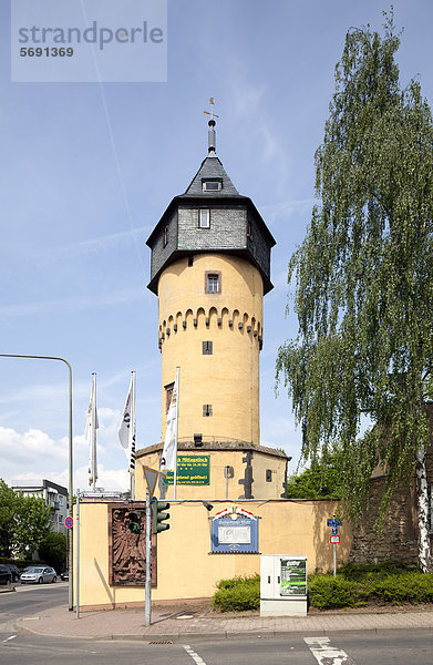 Sachsenhäuser Warte  ehemaliger Wachturm der Frankfurter Landwehr  Sachsenhausen  Frankfurt am Main  Hessen  Deutschland  Europa  ÖffentlicherGrund