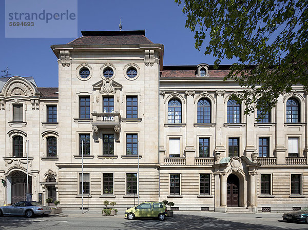 Hessisches Wissenschaftsministerium  ehemaliges Hauptpostamt  Wiesbaden  Hessen  Deutschland  Europa  ÖffentlicherGrund