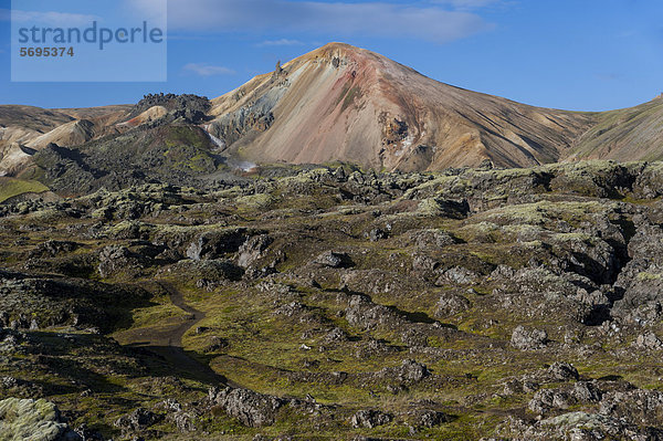 Vulkan Brennisteinsalda  Rhyolith-Berge und Lavafeld Laugahraun  Landmannalaugar  Fjallabak Naturschutzgebiet  Hochland  Island  Europa