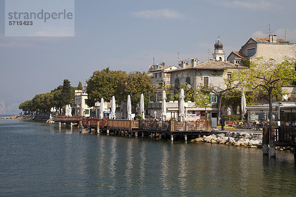 Ortsansicht  Torri del Benaco  Veneto  Venetien  Gardasee  Italien  Europa  ÖffentlicherGrund