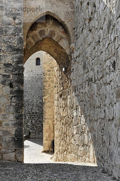 Durchgang  Castillo de Santa Catalina  gotische Burg in JaÈn  Provinz JaÈn  Andalusien  Spanien  Europa