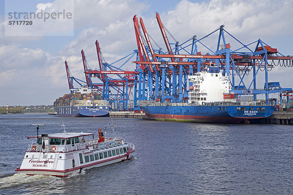 Containerterminal Burchardkai  Hafen  Hamburg  Deutschland  Europa  ÖffentlicherGrund