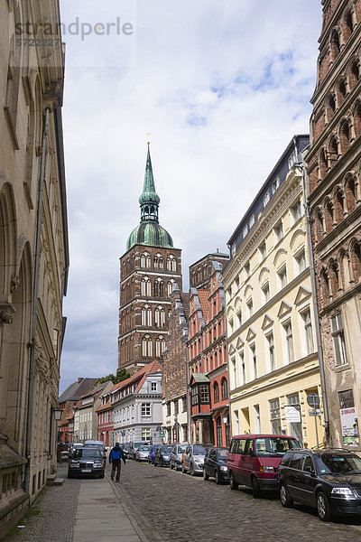 Deutschland  Blick auf die Nikolaikirche