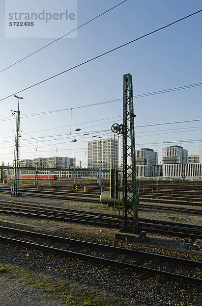 Deutschland  Bayern  München  Zug am Hauptbahnhof