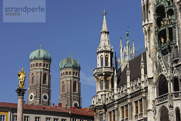 Deutschland  Bayern  München  Blick auf Marienplatz und Frauenkirche