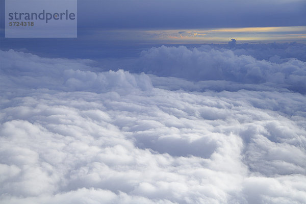 Deutschland  Blick auf bewölkten Himmel