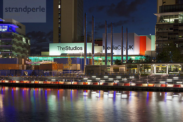 Media City bei Nacht  Salford Quays  Manchester  England  Großbritannien  Europa