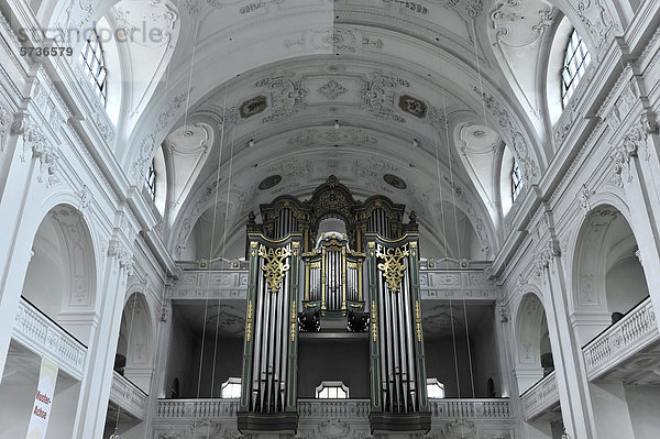 Innenansicht  Orgel  Basilika und Wallfahrtskirche St. Anna  Altötting  Bayern  Deutschland  Europa