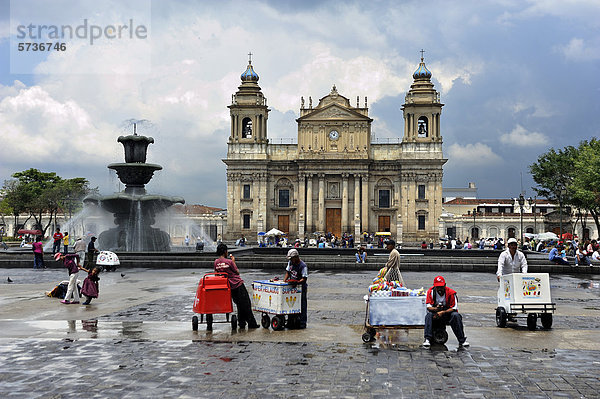 Kathedrale auf dem Platz Parque Central  Guatemala Stadt  Guatemala  Mittelamerika