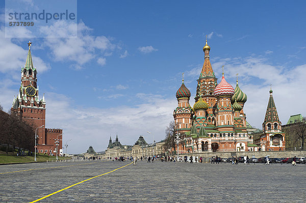 Basilius-Kathedrale und Kreml  Moskau  Russland  Eurasien
