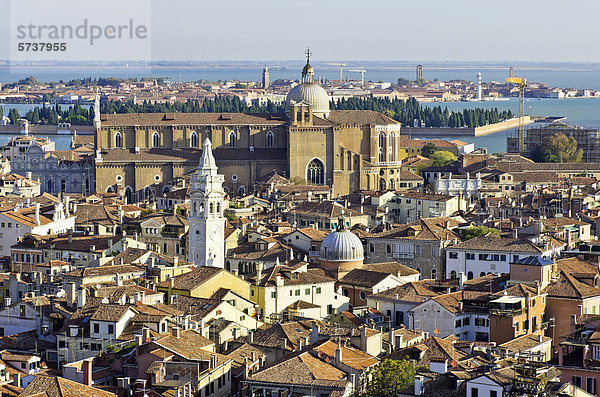 Blick auf die Kirche Santa Maria Formosa  Venedig  Venezien  Italien  Europa