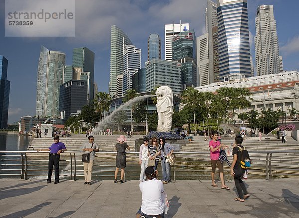 Asia  Singapur  dem Merlion-Brunnen