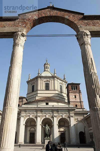Italien  Lombardei  Mailand  Ticinese Bezirk  San Lorenzo Kirche und Colonne di San Lorenzo